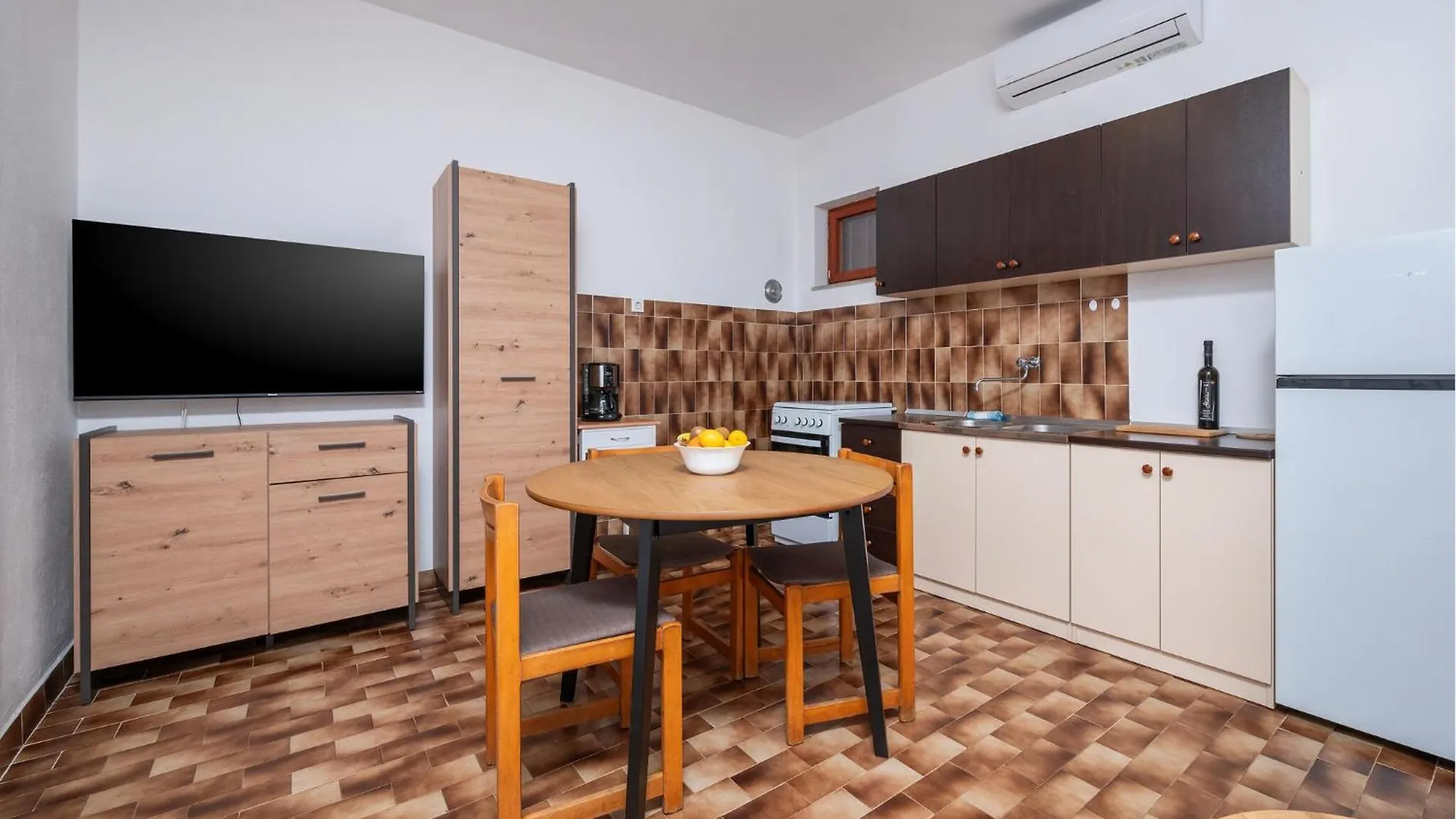 Beautiful Apartment In Fazana With Kitchen
