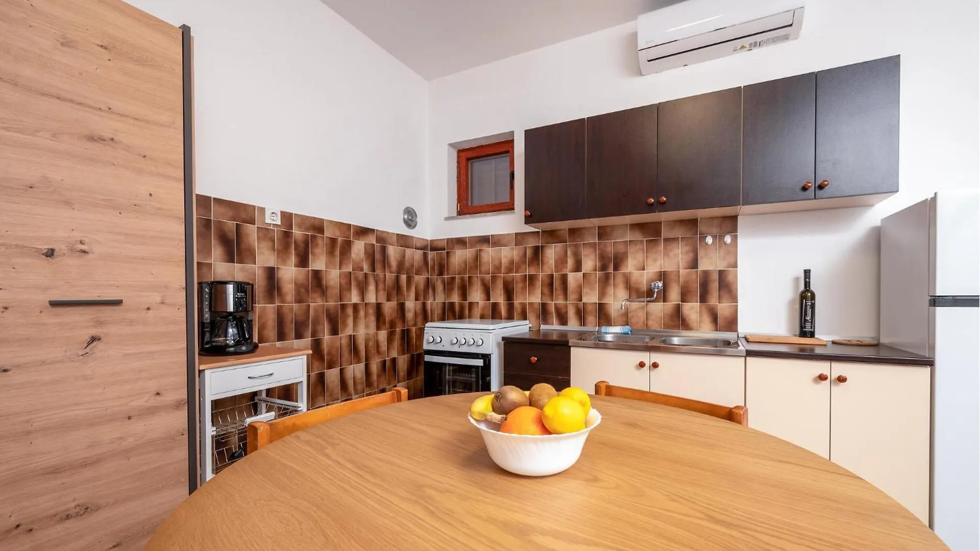 Beautiful Apartment In Fazana With Kitchen